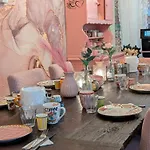 Hotel Pink Lela 2*