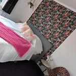 Lela Hotel 2*