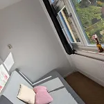 Lela 팔켄뷔르흐안더횔